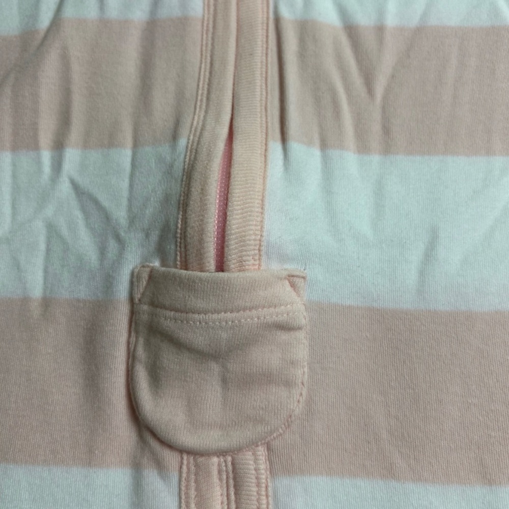 NWOT. Burt’s Bees - baby wearable blanket - 0-6 months - Picture 7 of 8